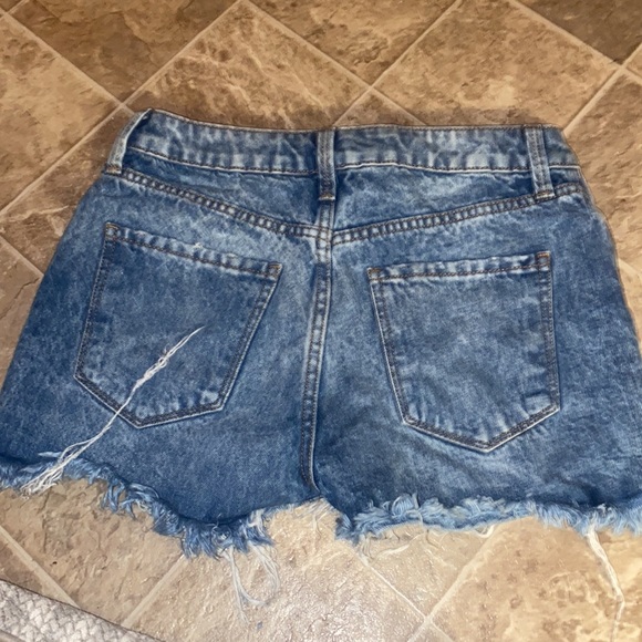 Pair of new Arizona shorts. Never worn out but has no tags. - Picture 2 of 2